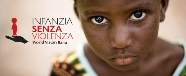 Banner World Vision Italia nell'ambito della campagna Infanzia Senza Violenza con foto di bambina in primo piano